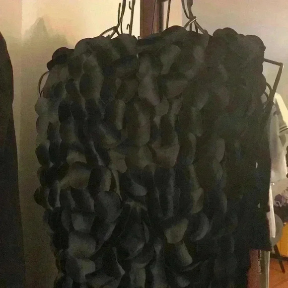 Petal Black Dress - Picture 5 of 9